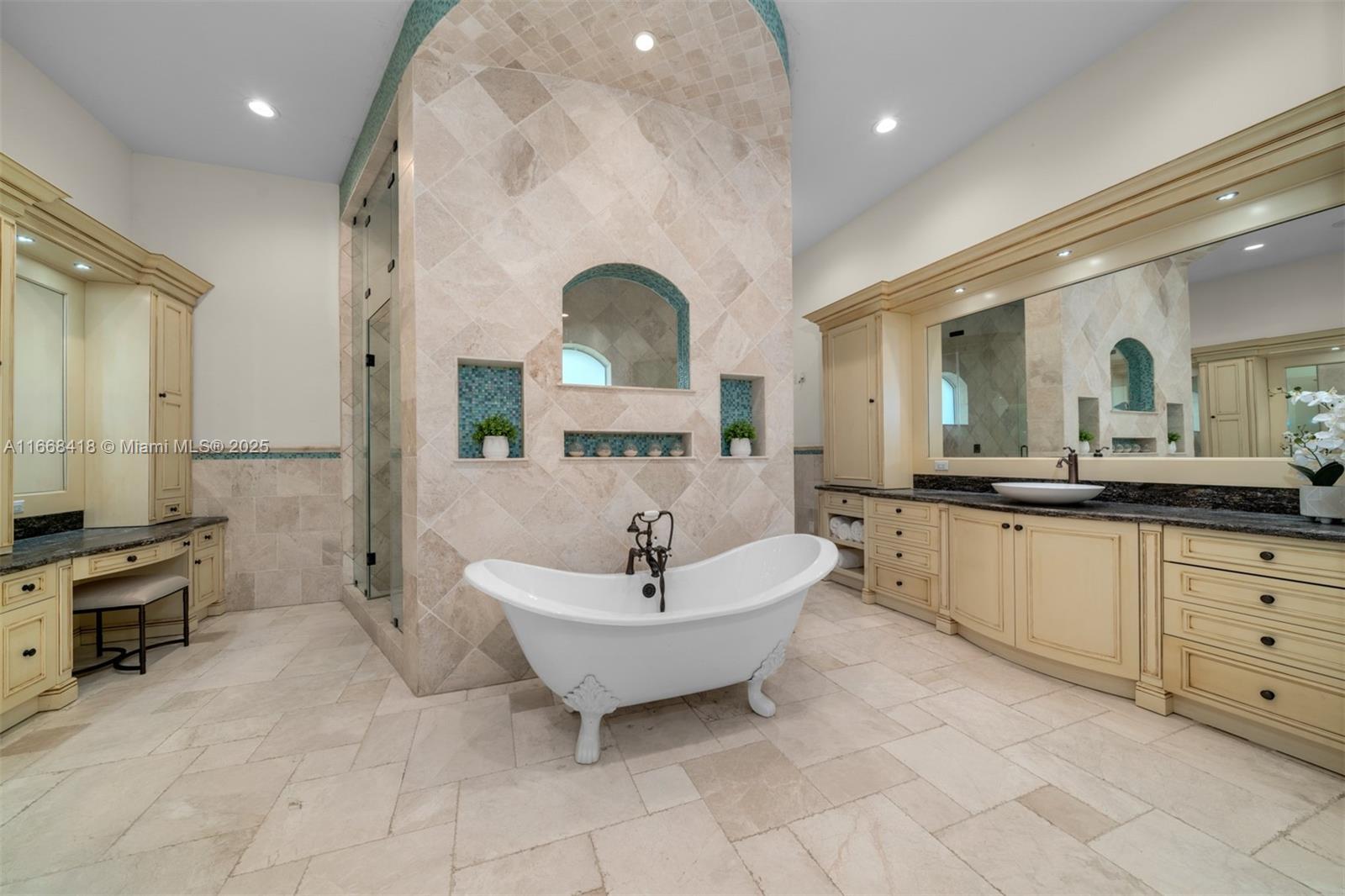 PINE TREE ESTATES - Residential