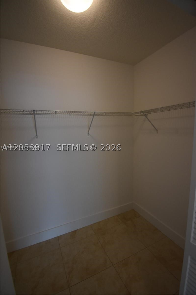 BRICKELL ON THE RIVER S T - Residential Lease