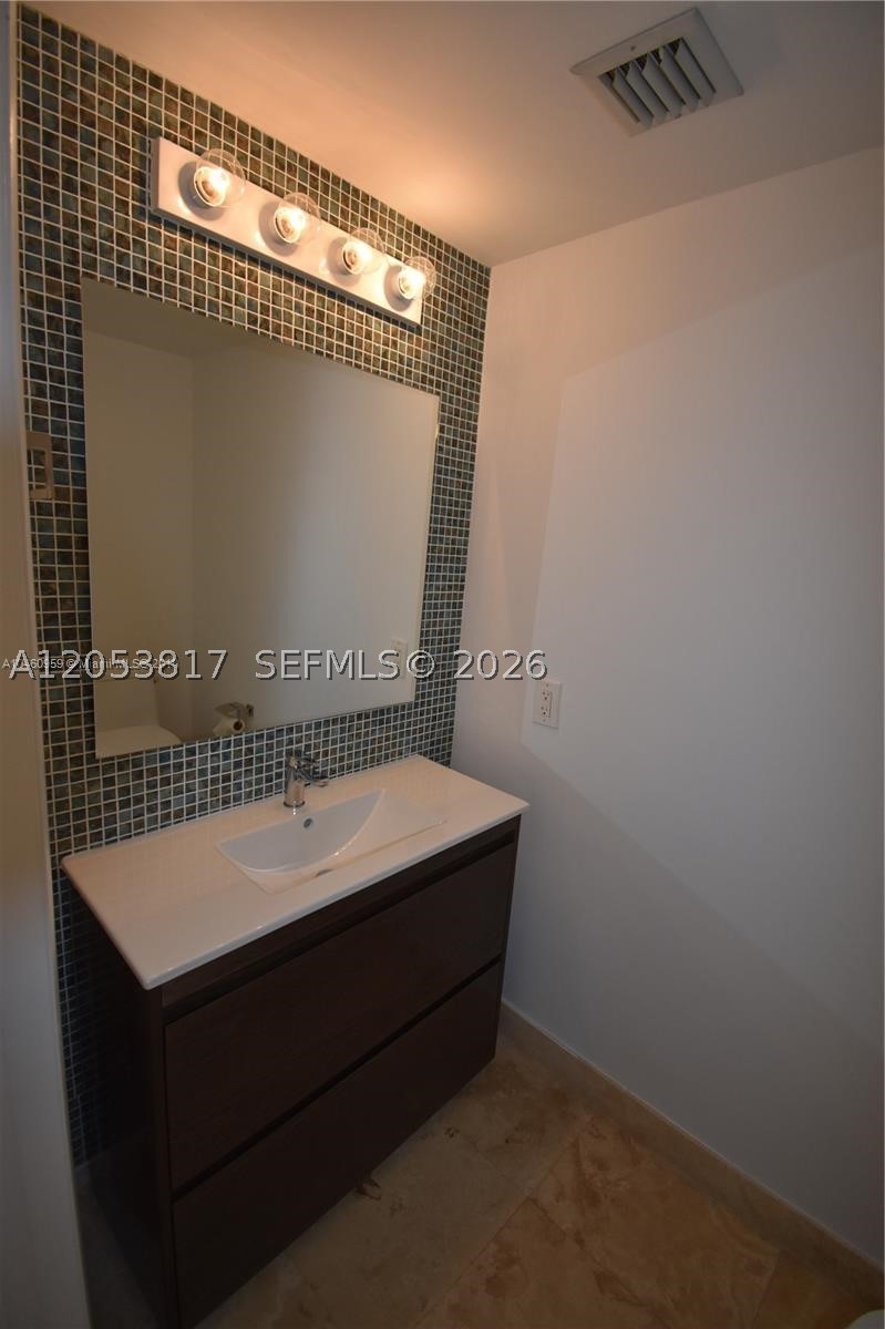 BRICKELL ON THE RIVER S T - Residential Lease