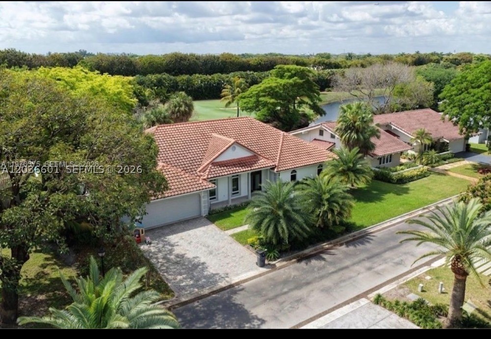 DORAL ESTATES - Residential