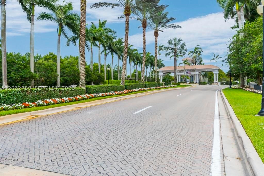 ISLES AT WESTON - Residential