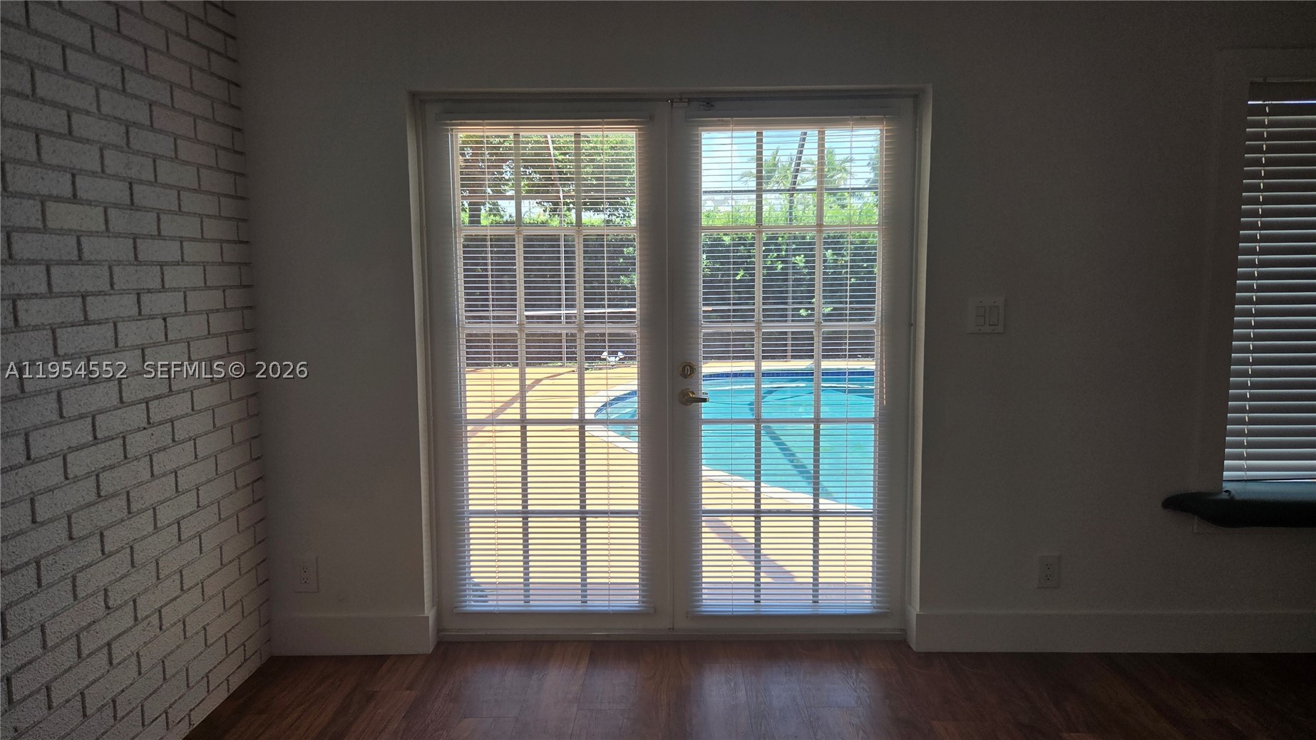 HOLLYWOOD GOLF ESTATES SE - Residential