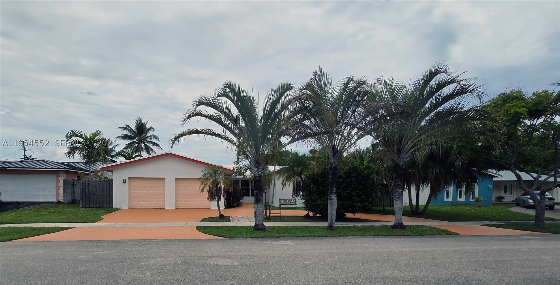 HOLLYWOOD GOLF ESTATES SE - Residential