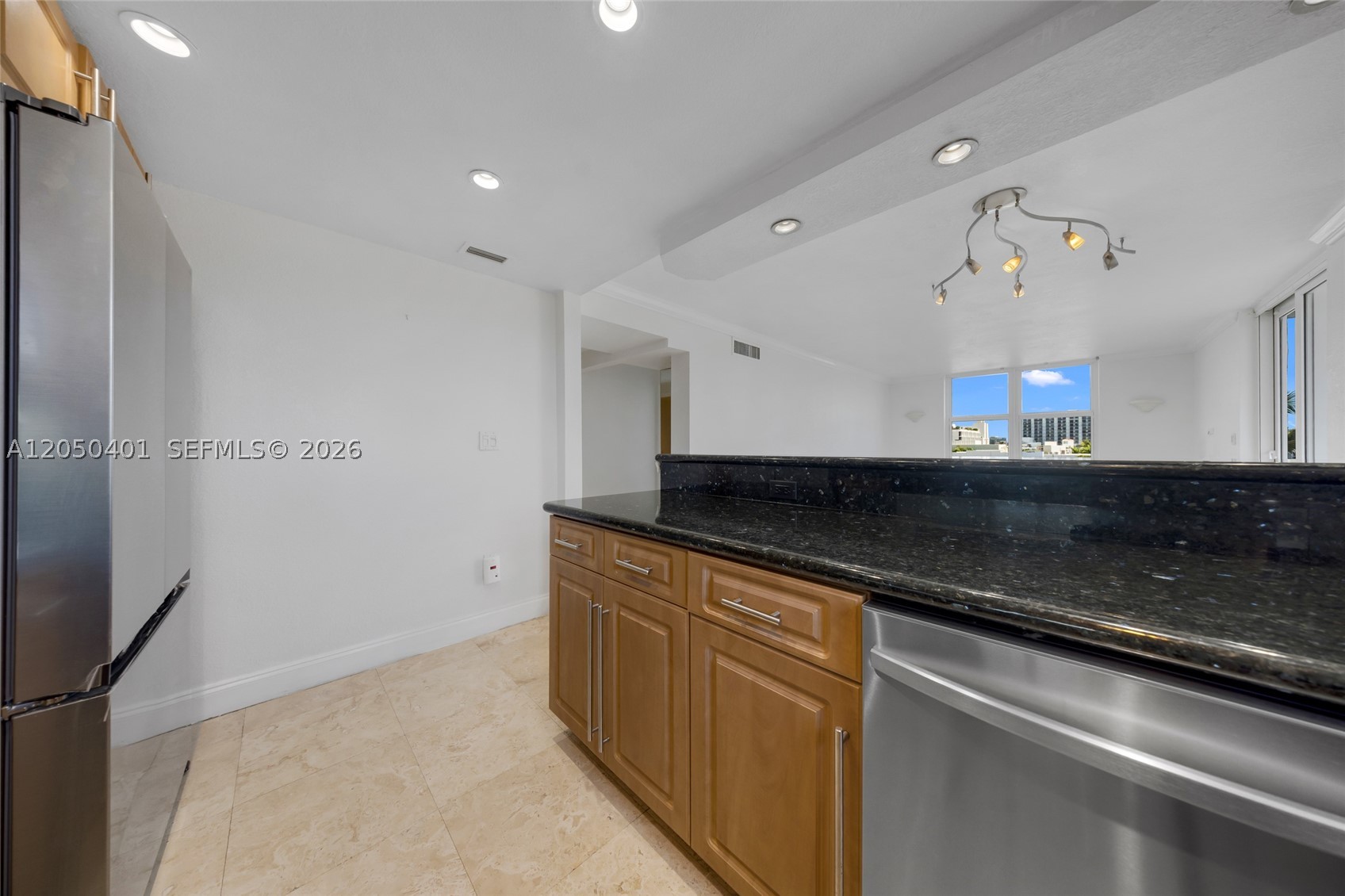 COLLINS TOWERS CONDO - Residential Lease
