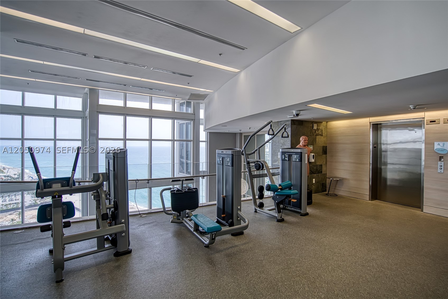 TRUMP ROYALE CONDO - Residential Lease