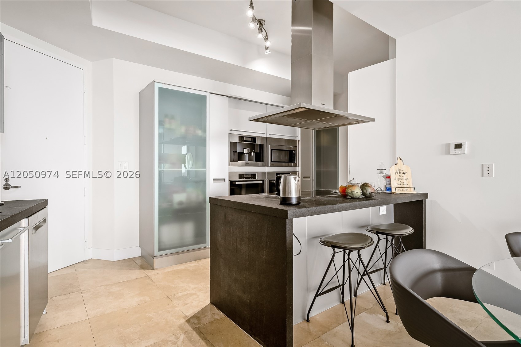 TRUMP ROYALE CONDO - Residential Lease