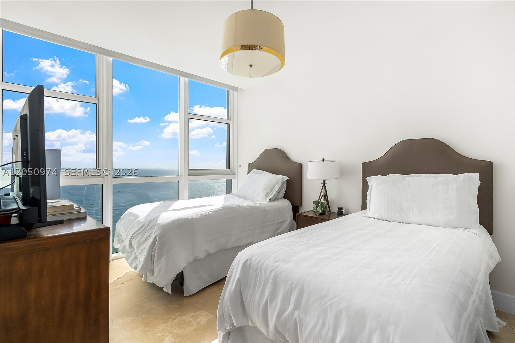 TRUMP ROYALE CONDO - Residential Lease