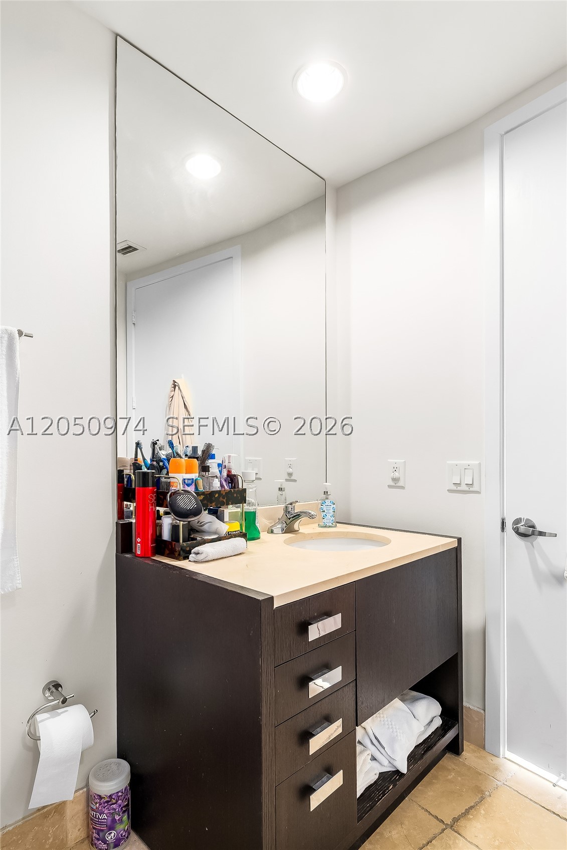 TRUMP ROYALE CONDO - Residential Lease