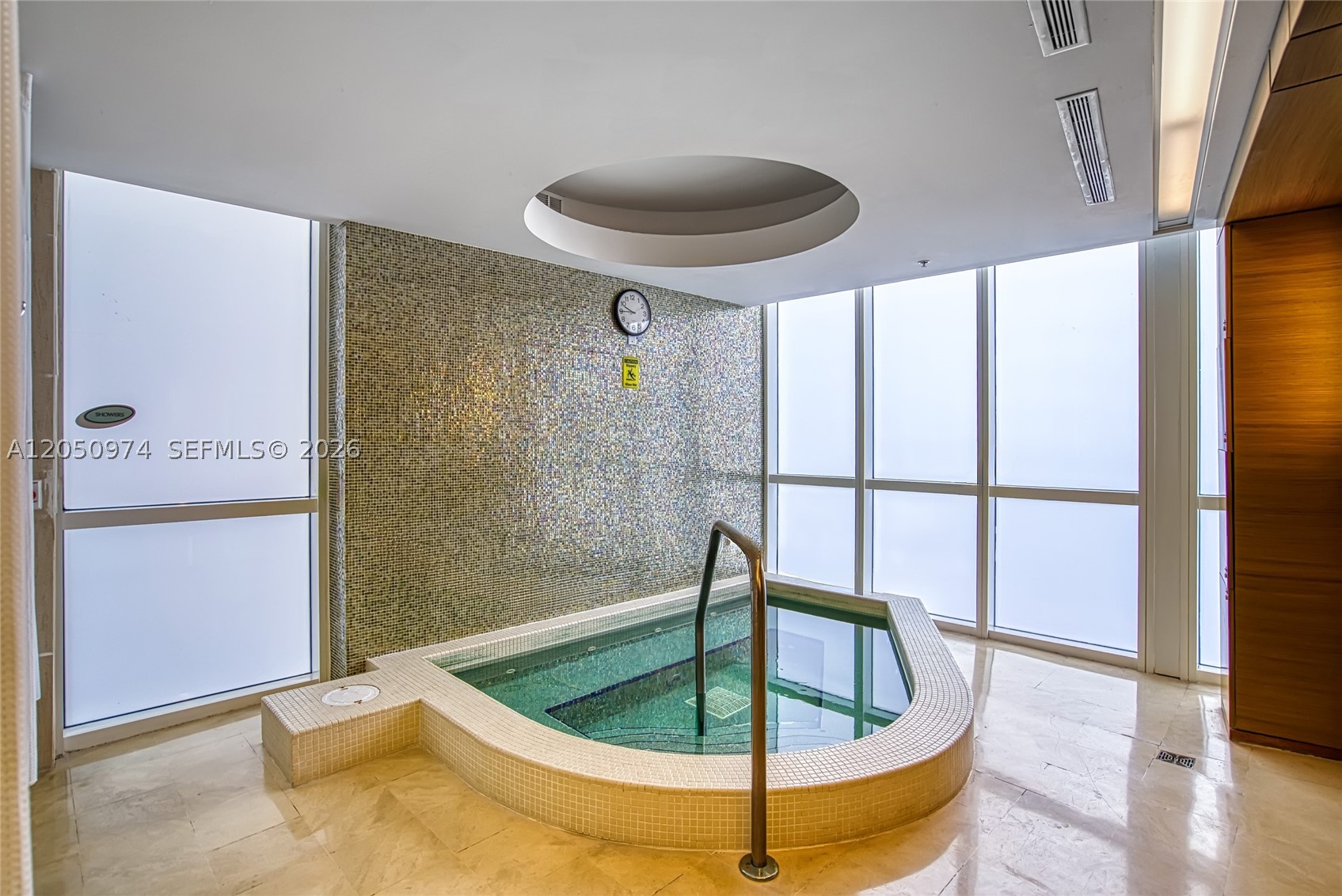 TRUMP ROYALE CONDO - Residential Lease