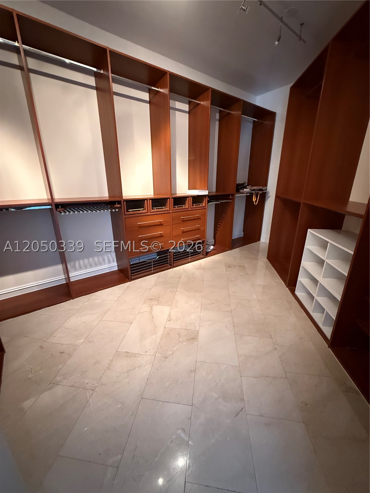 ATLANTIC I AT THE POINT C - Residential