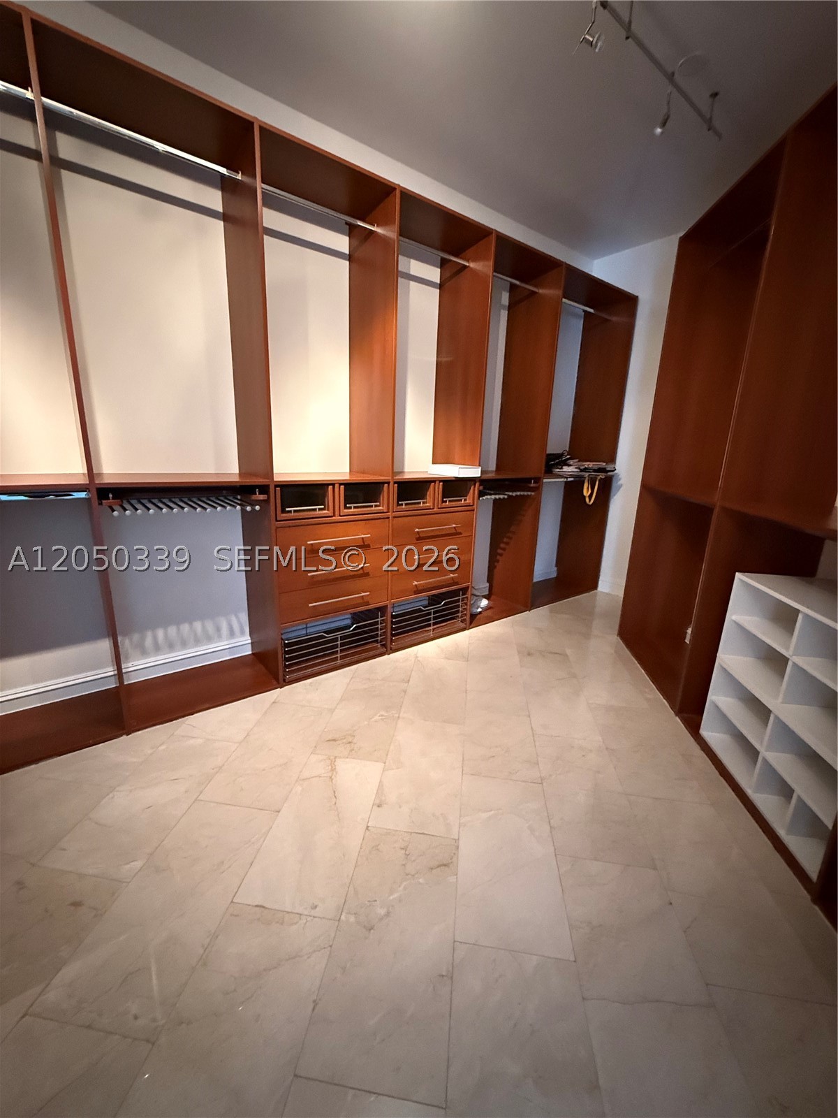 ATLANTIC I AT THE POINT C - Residential