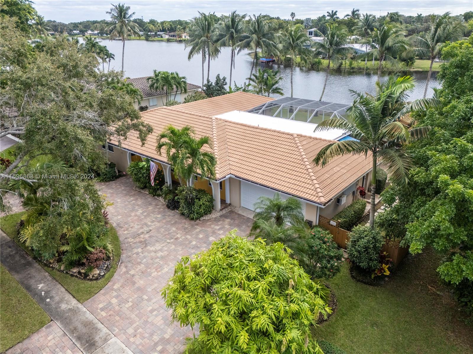 ROYAL PALM ESTATES - Residential