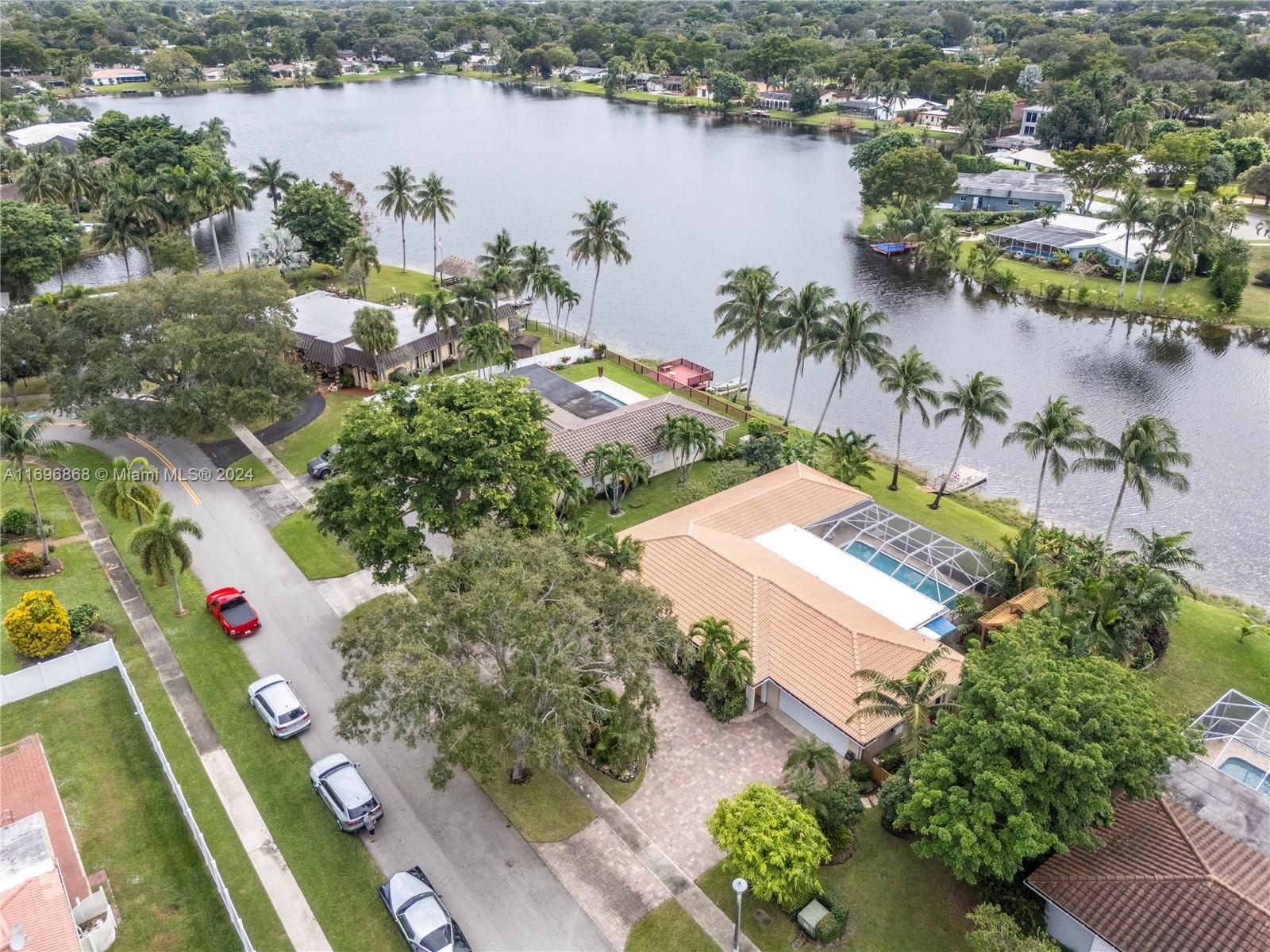ROYAL PALM ESTATES - Residential