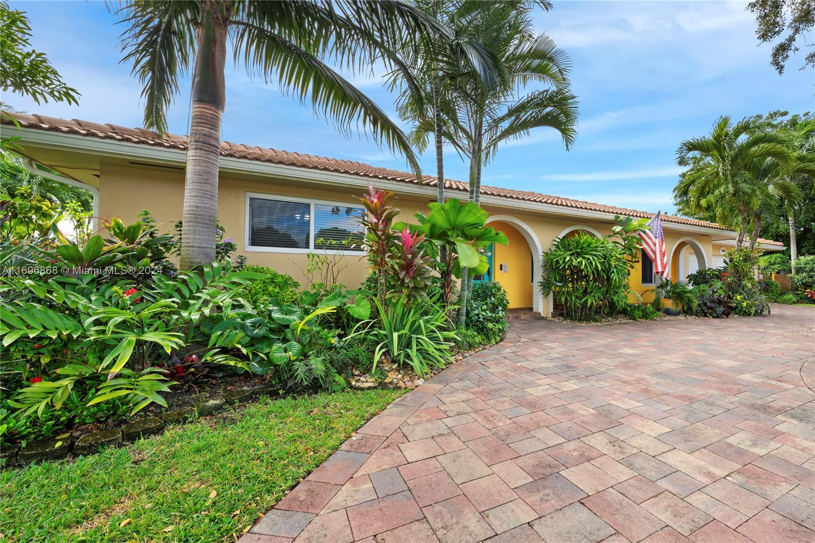 ROYAL PALM ESTATES - Residential