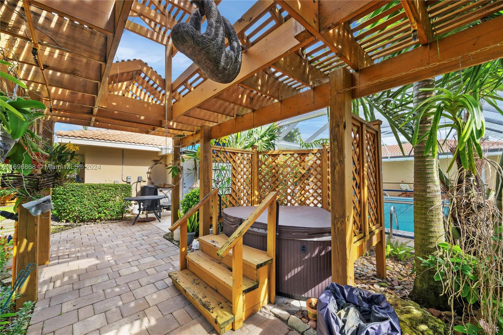 ROYAL PALM ESTATES - Residential