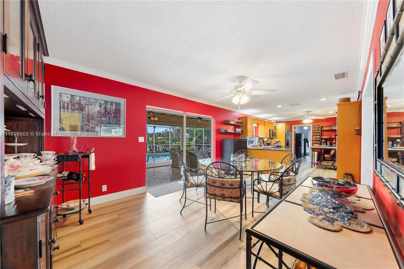 ROYAL PALM ESTATES - Residential