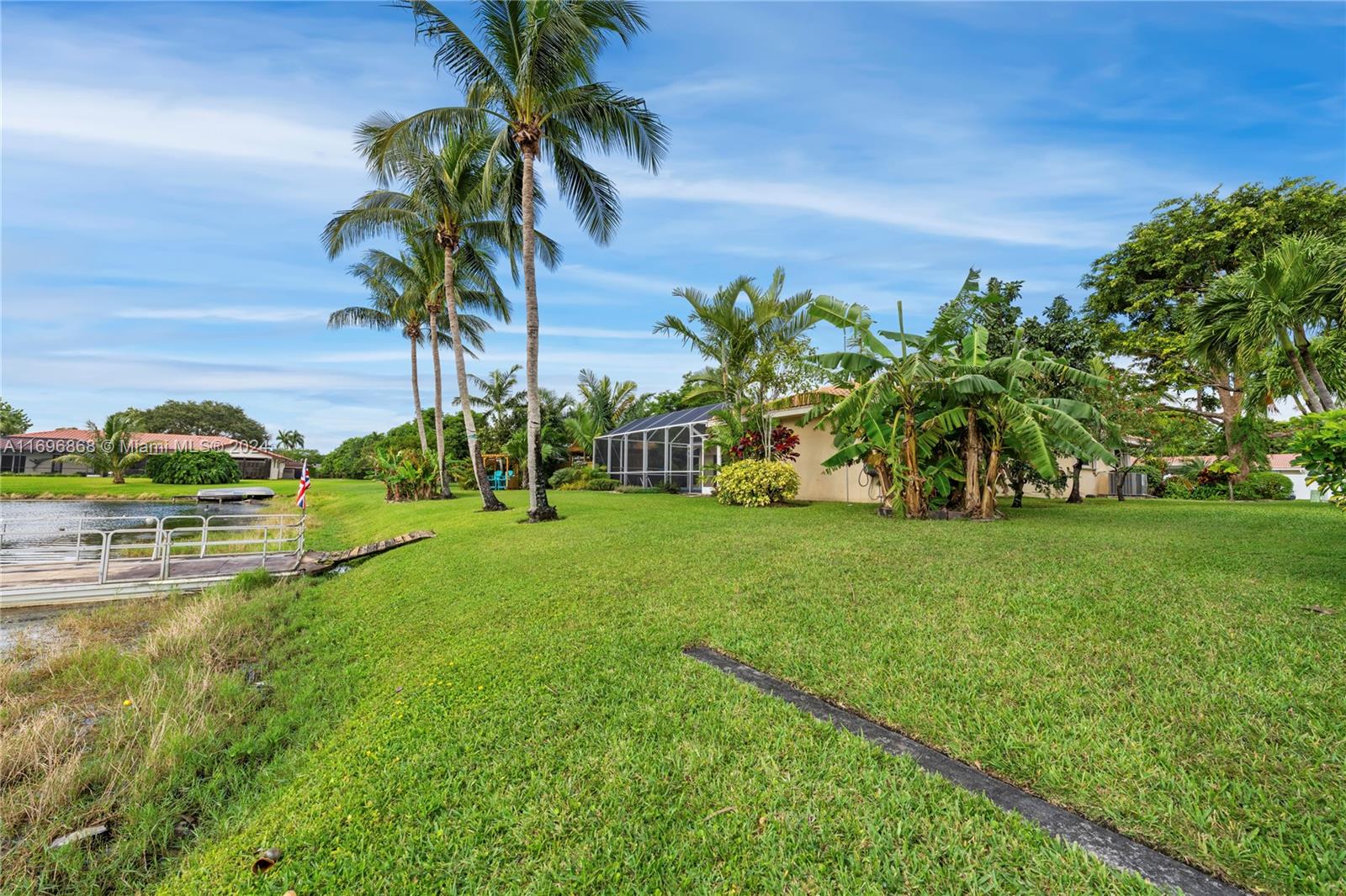 ROYAL PALM ESTATES - Residential