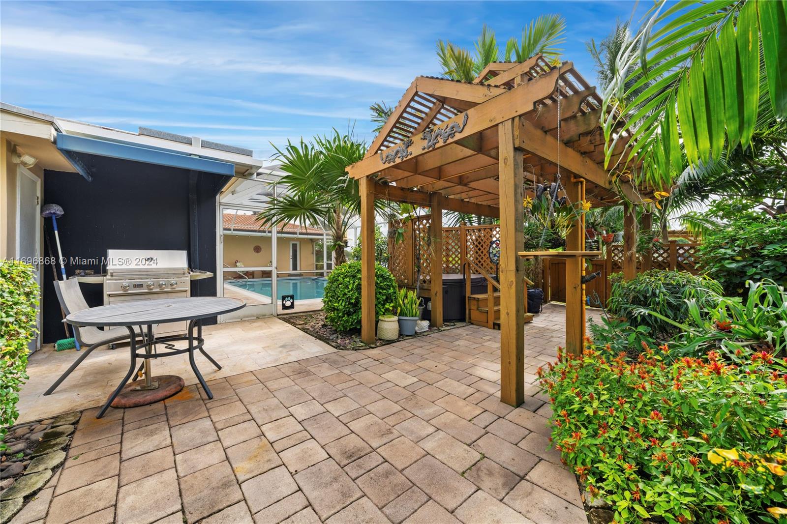 ROYAL PALM ESTATES - Residential
