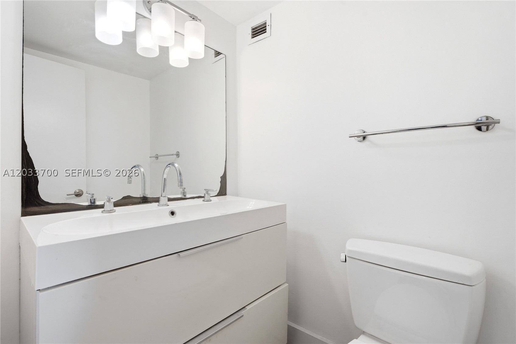 ADMIRAL TOWERS CONDO - Residential Lease