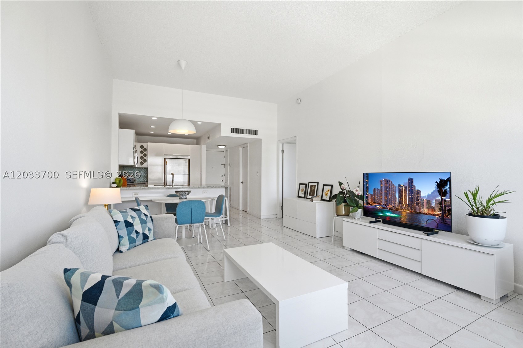 ADMIRAL TOWERS CONDO - Residential Lease