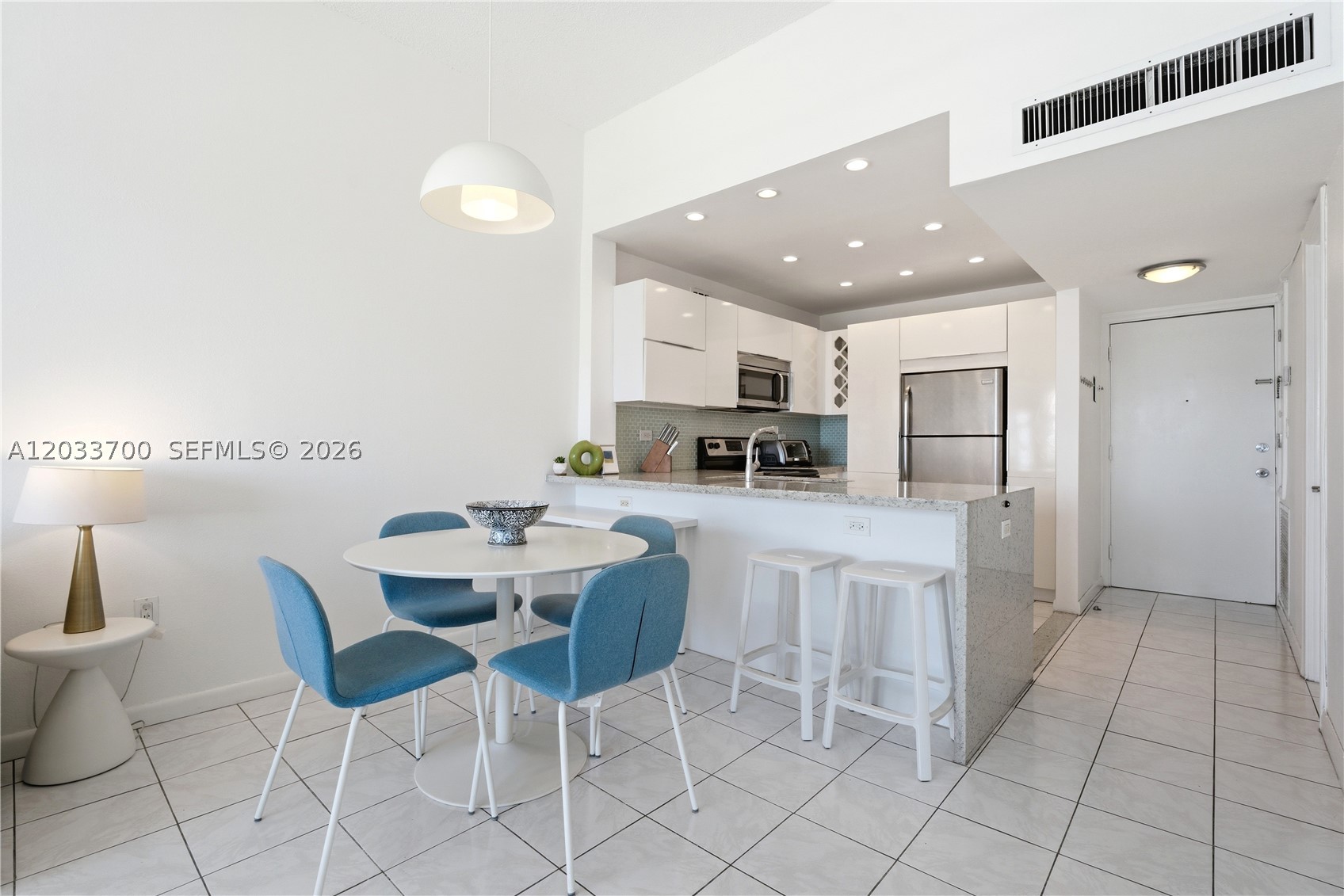 ADMIRAL TOWERS CONDO - Residential Lease