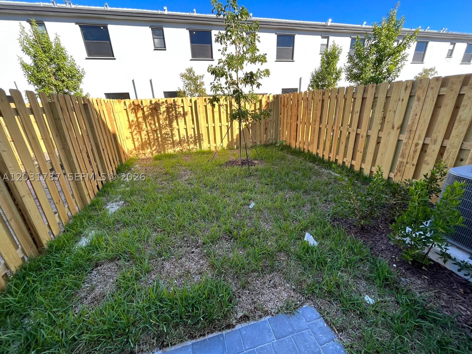 PINE VISTA PINE ISLE - Residential Lease