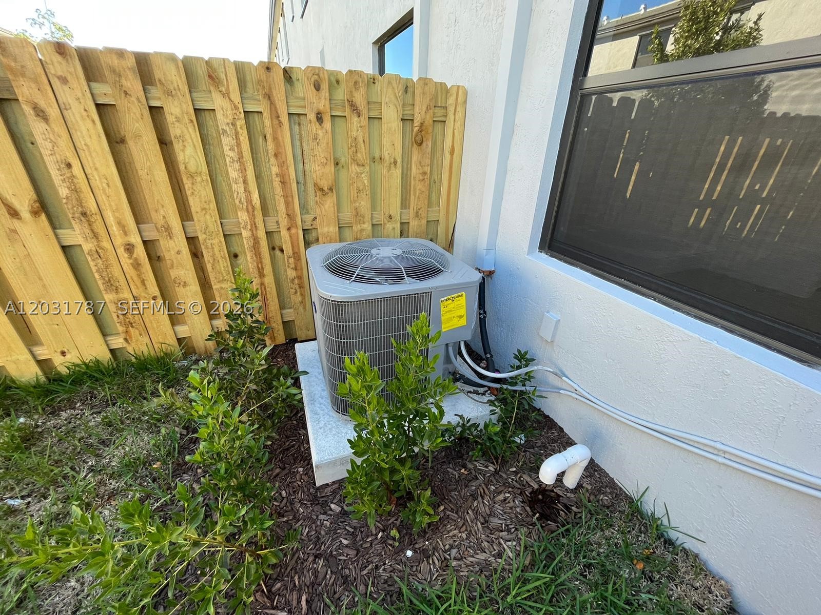 PINE VISTA PINE ISLE - Residential Lease
