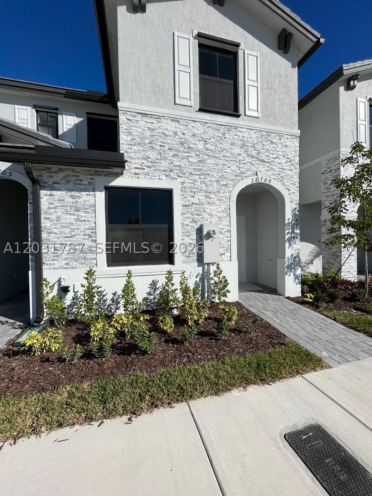 PINE VISTA PINE ISLE - Residential Lease