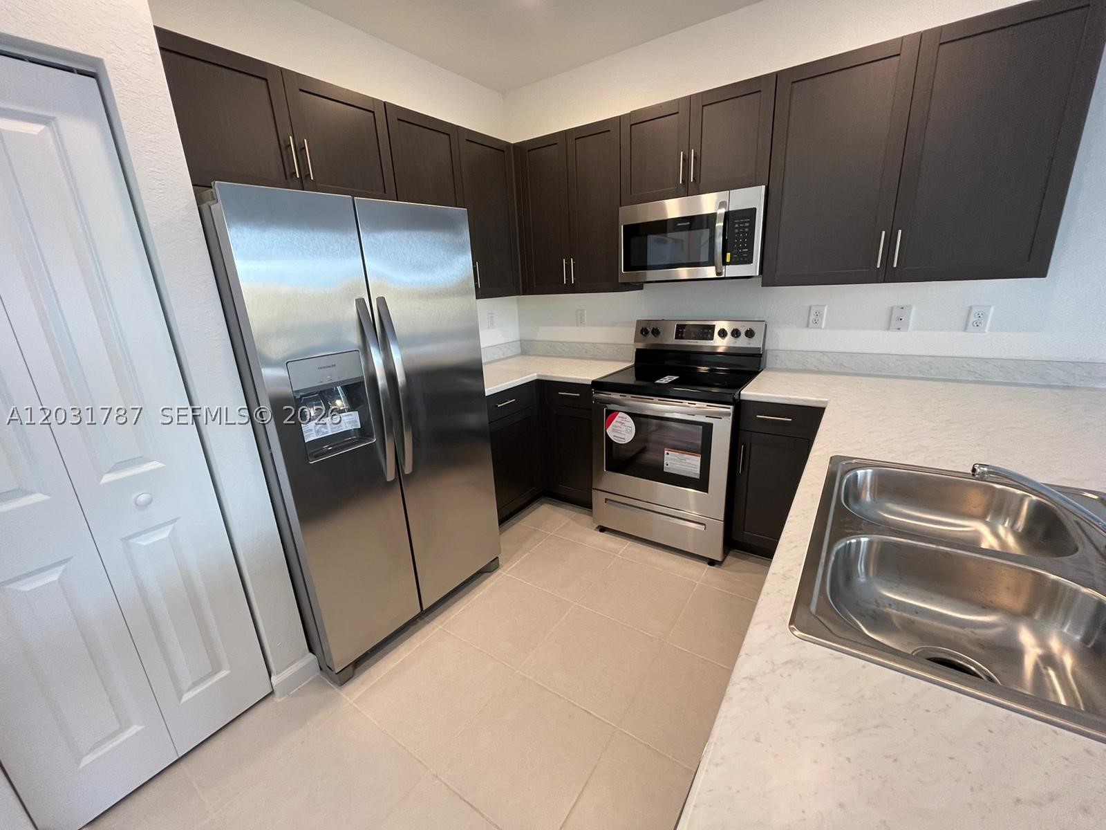 PINE VISTA PINE ISLE - Residential Lease