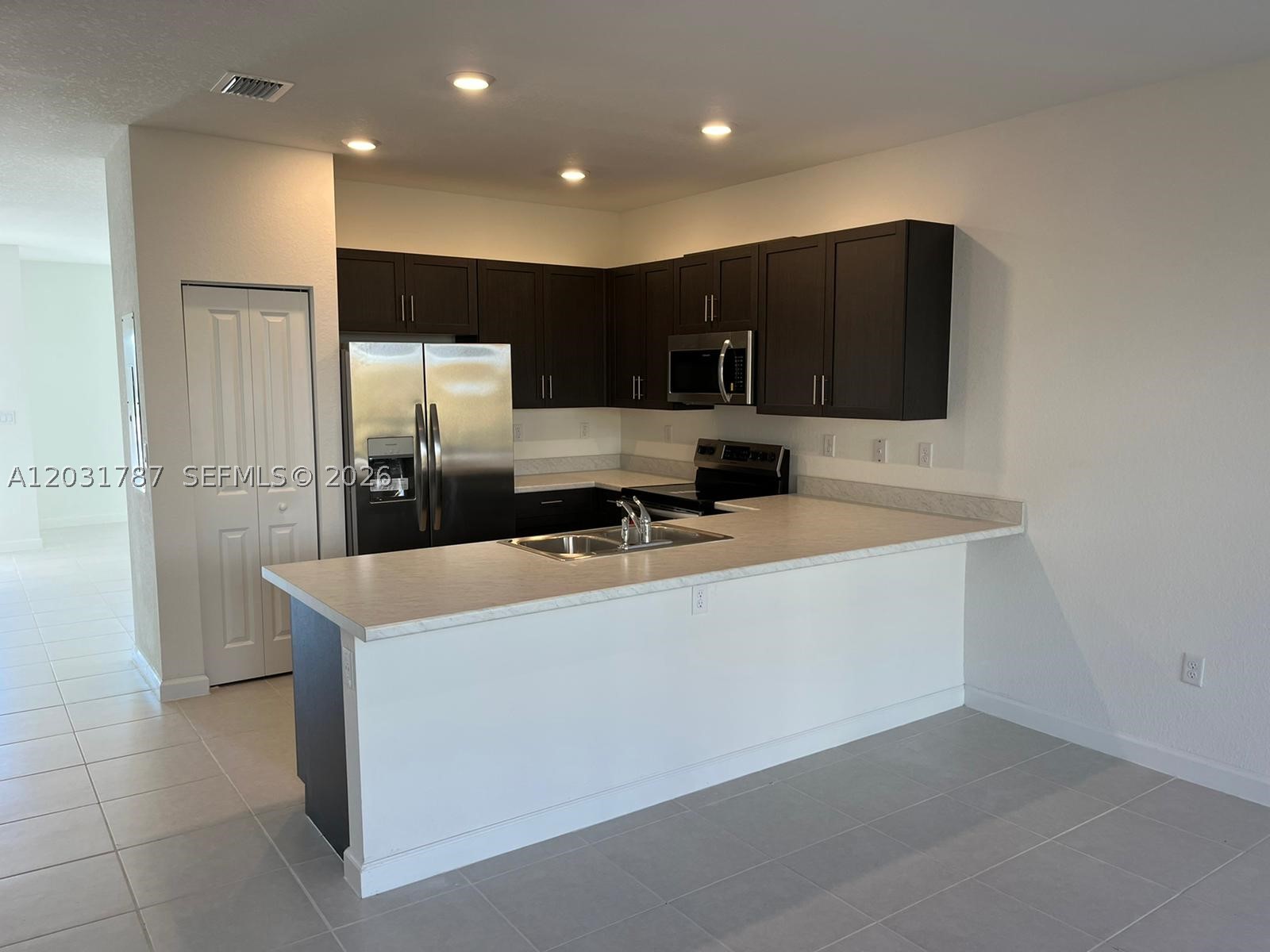 PINE VISTA PINE ISLE - Residential Lease