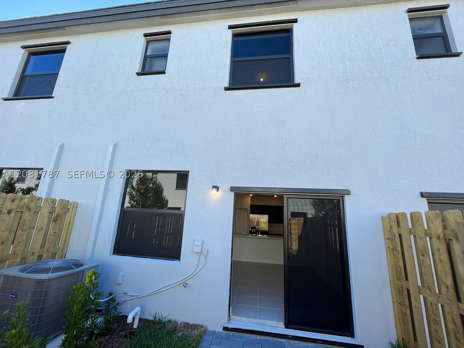 PINE VISTA PINE ISLE - Residential Lease