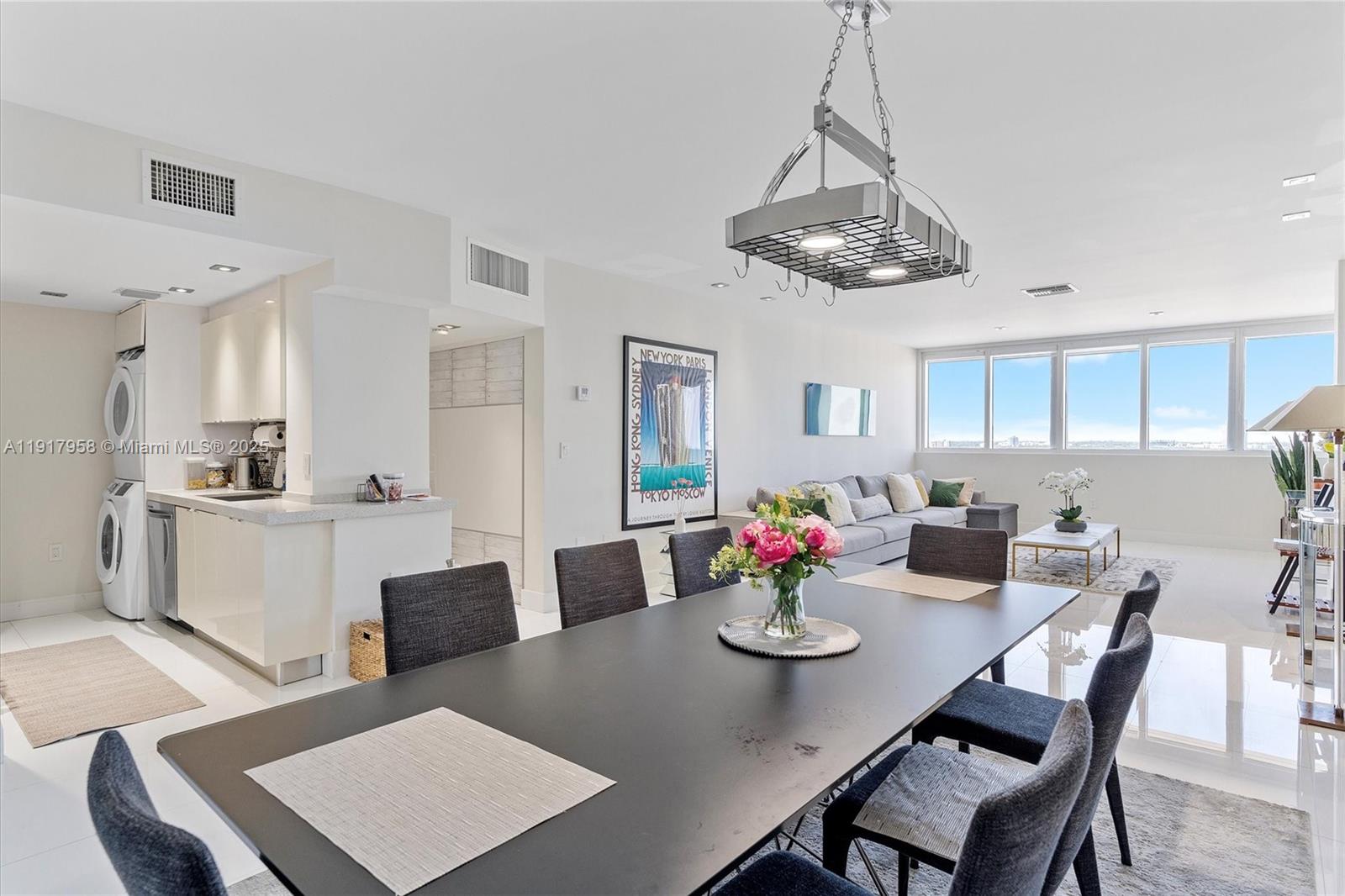 HARBOUR HOUSE - Residential