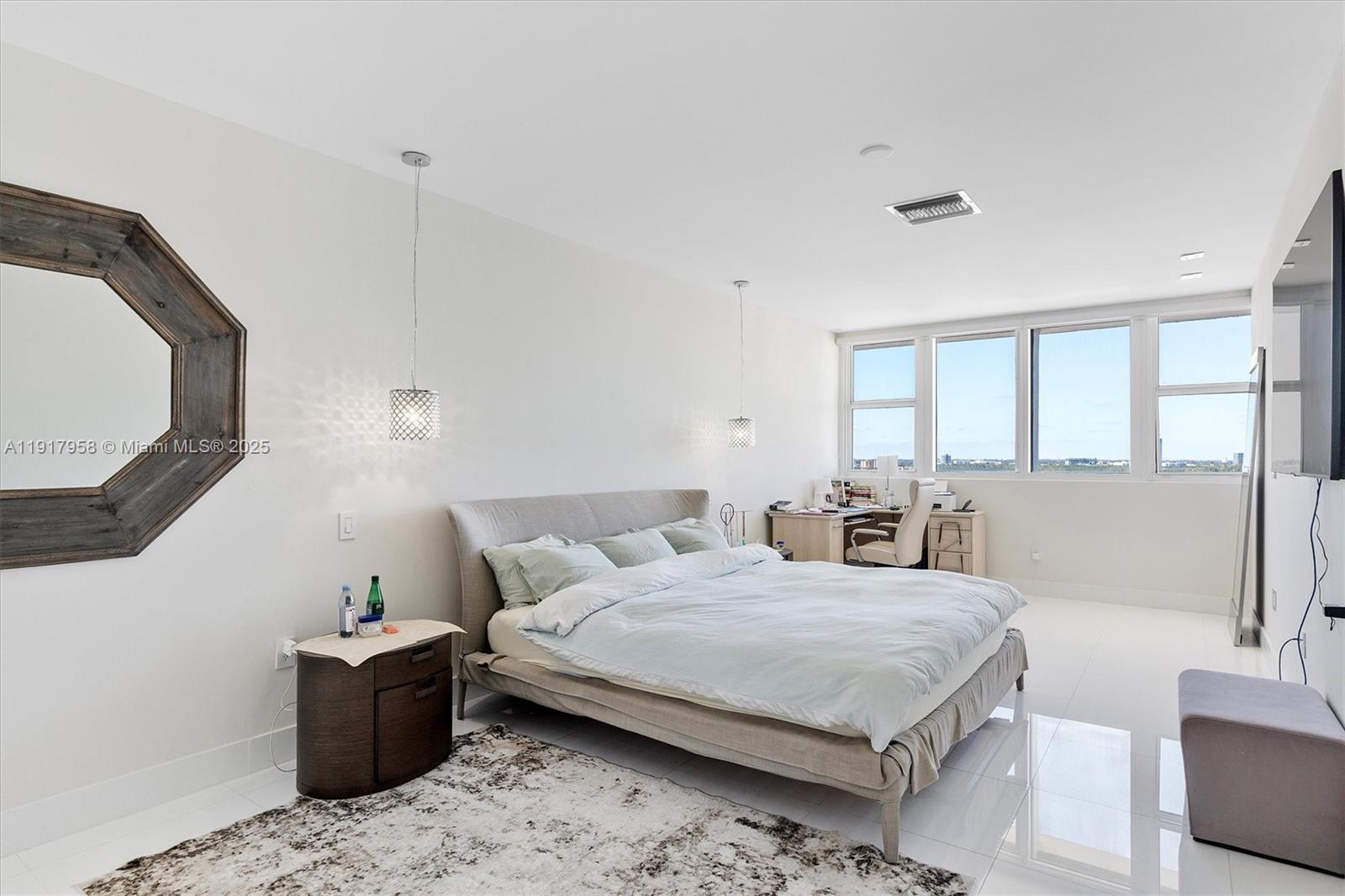 HARBOUR HOUSE - Residential