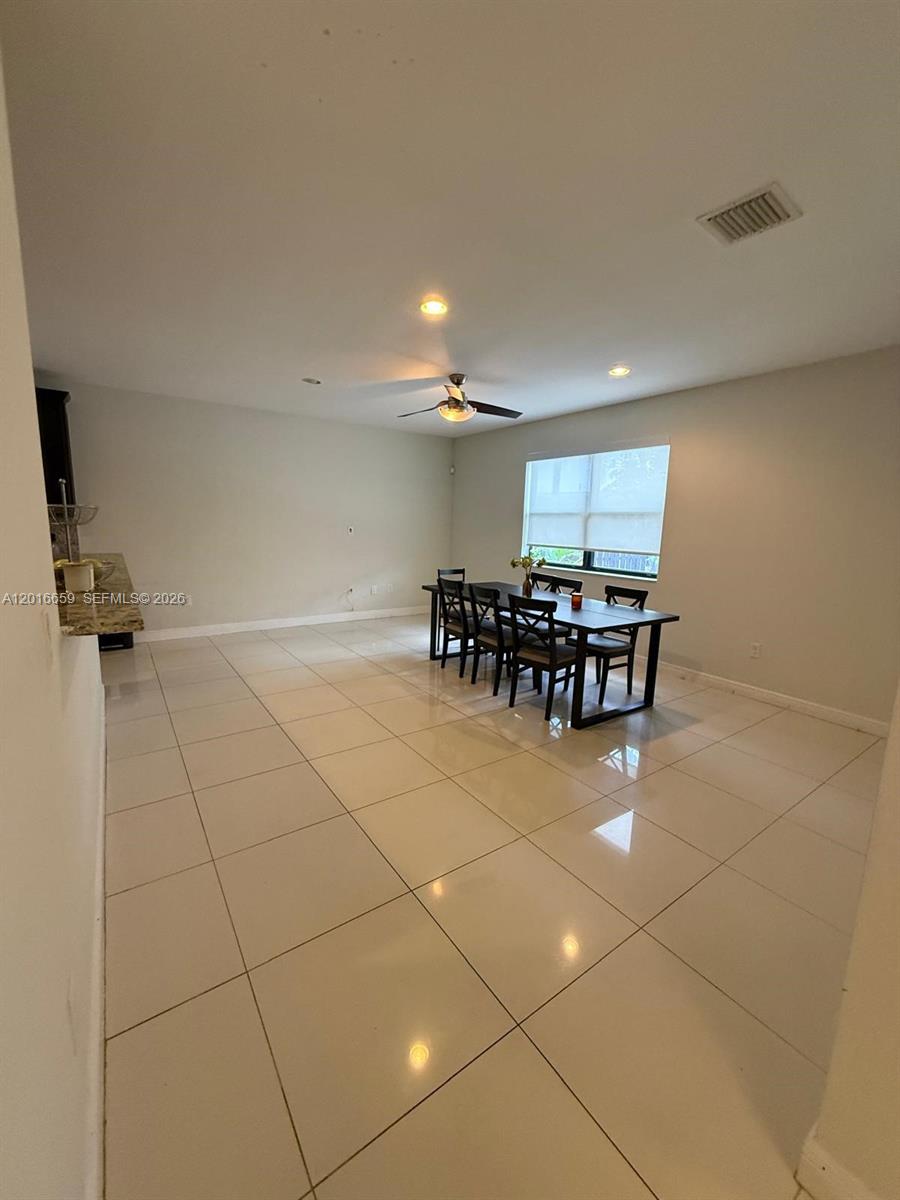 DORAL BREEZE - Residential