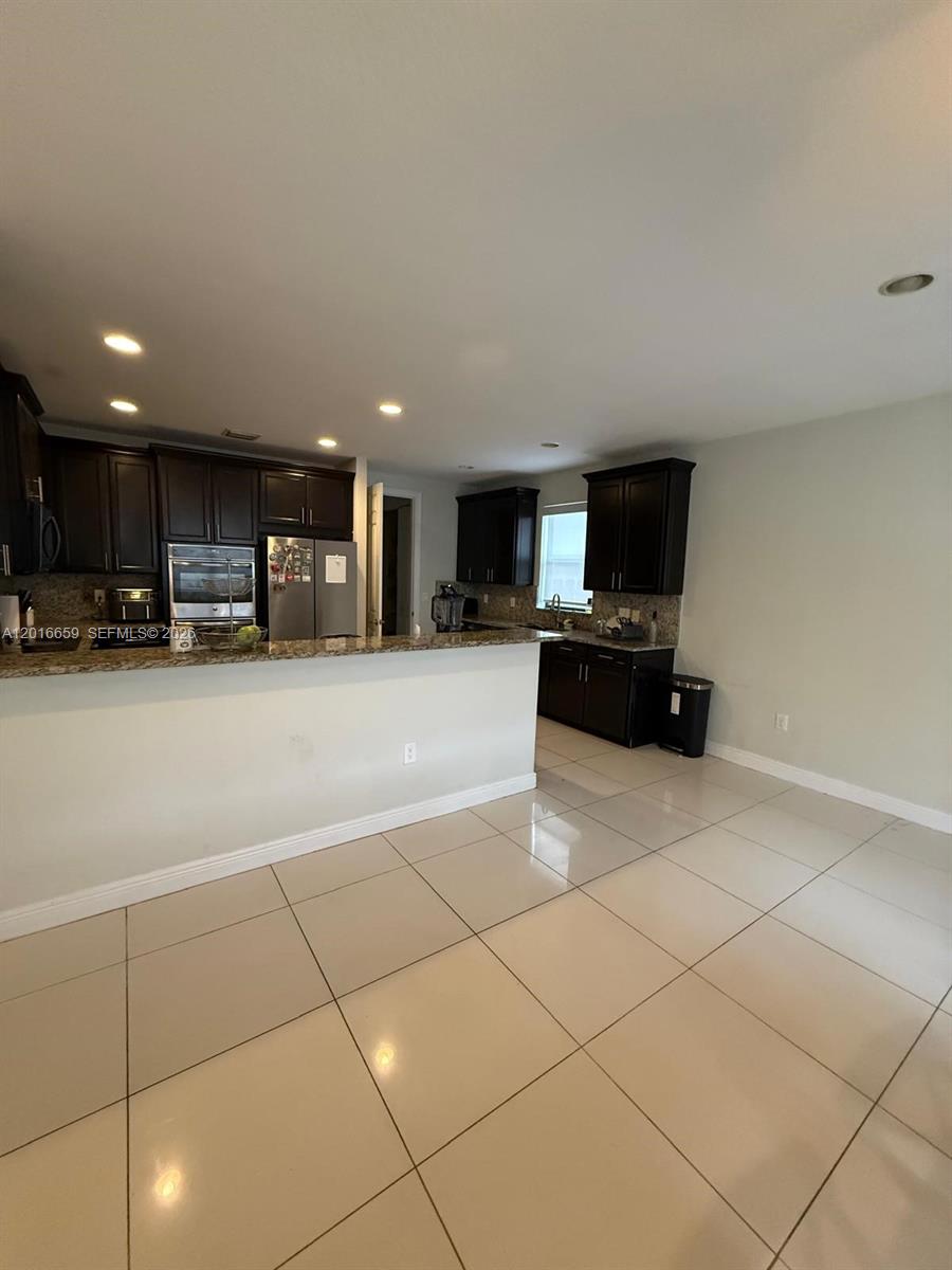 DORAL BREEZE - Residential