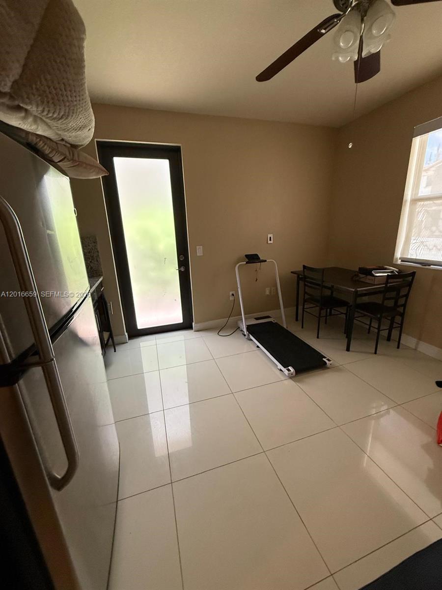 DORAL BREEZE - Residential