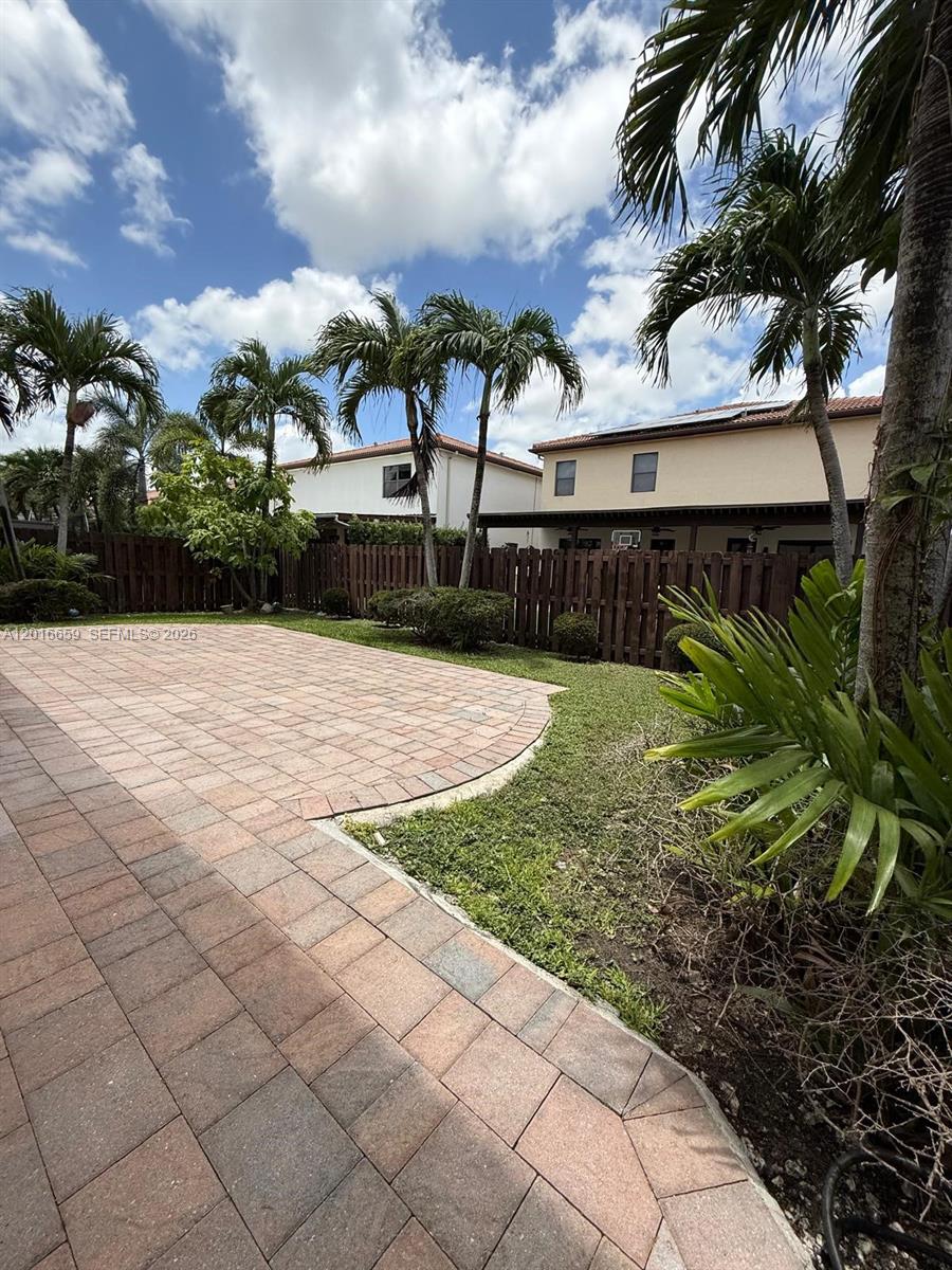 DORAL BREEZE - Residential