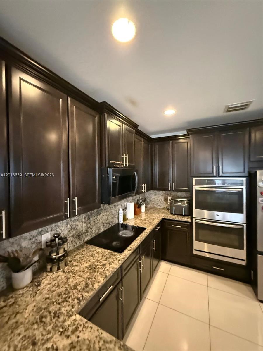 DORAL BREEZE - Residential