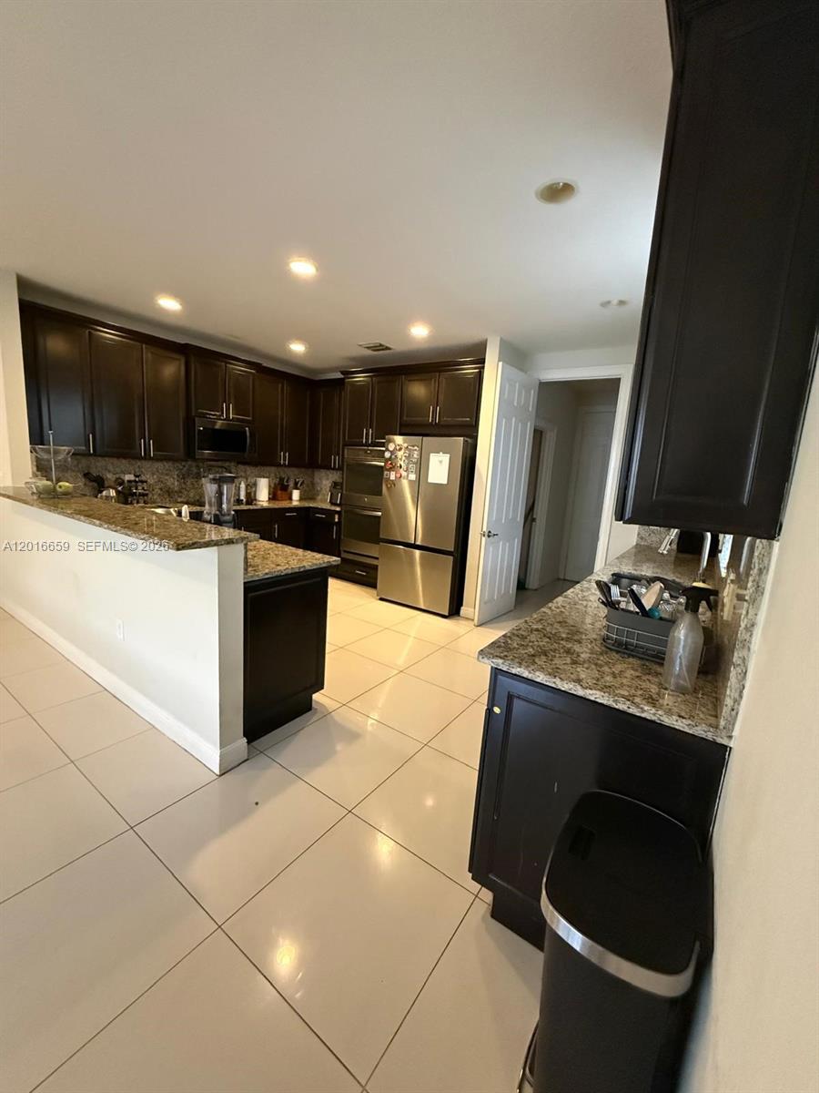 DORAL BREEZE - Residential