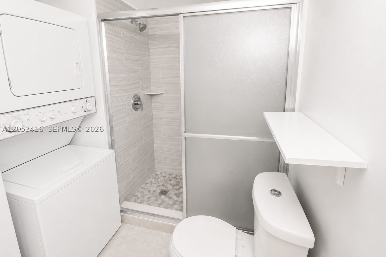 LUCERNE LAKES GOLF COLONY - Residential Lease
