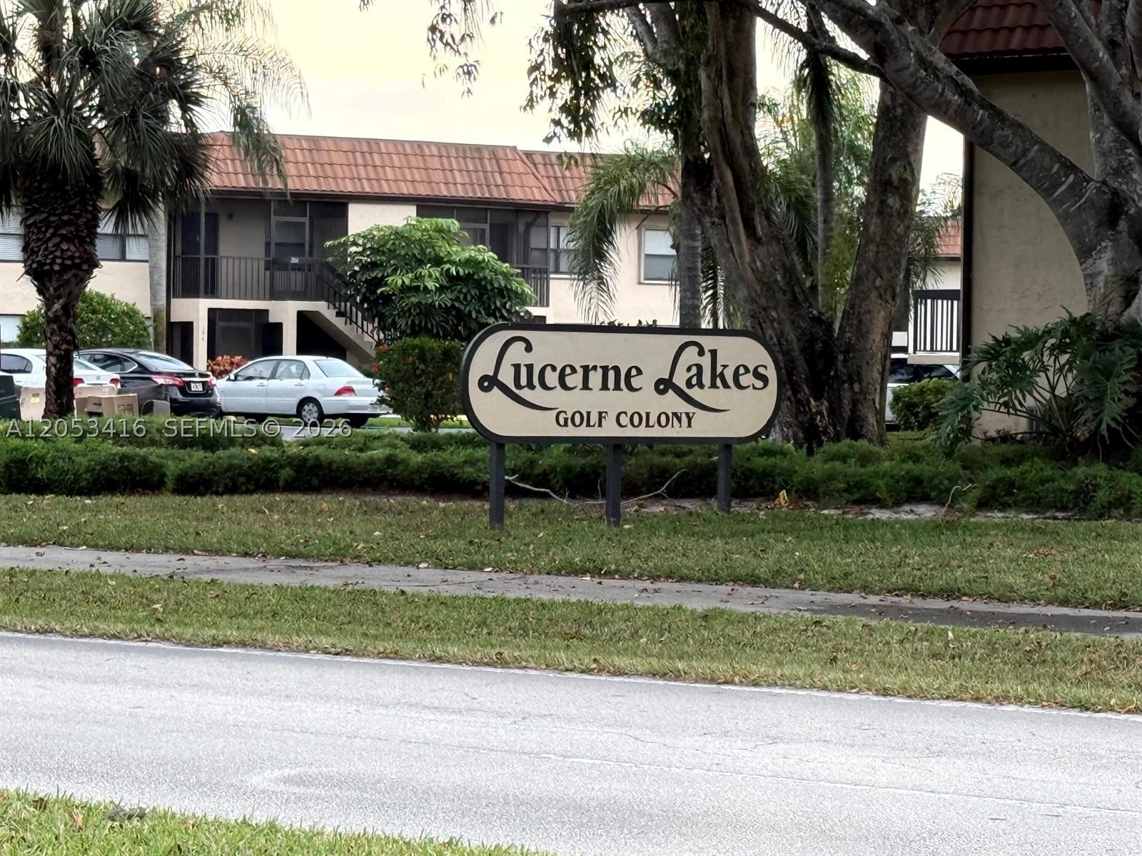 LUCERNE LAKES GOLF COLONY - Residential Lease