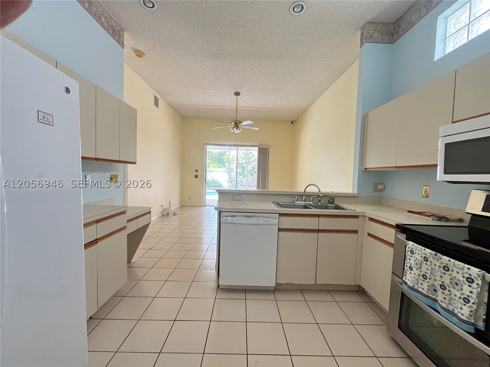 EMBASSY LAKES PHASE III - Residential