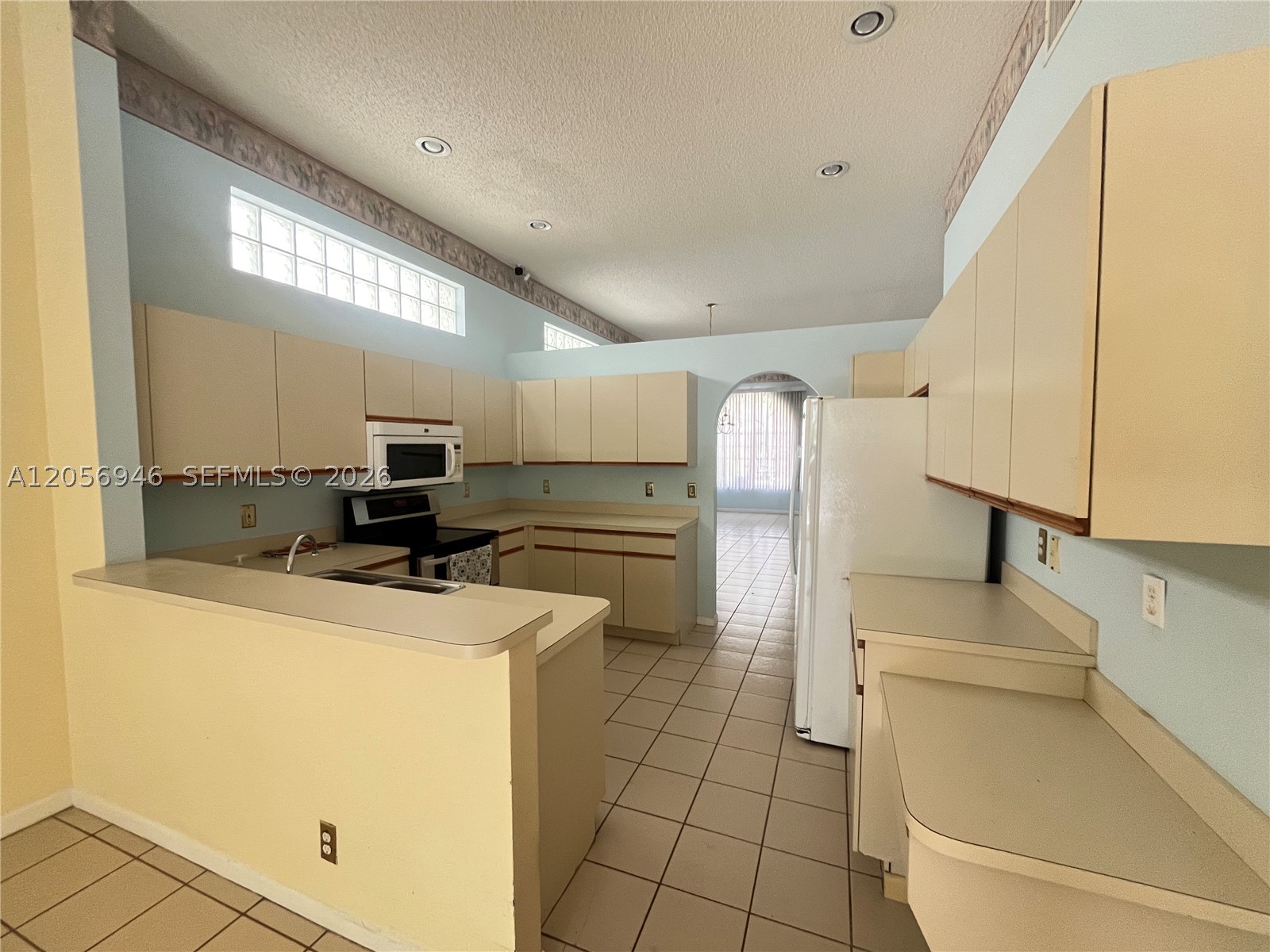 EMBASSY LAKES PHASE III - Residential
