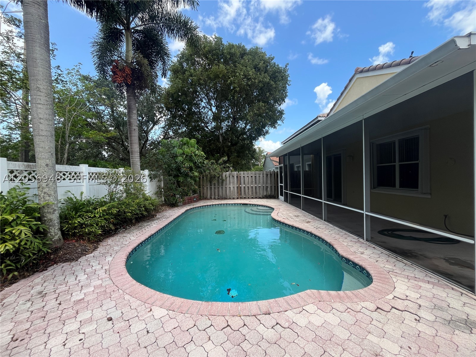 EMBASSY LAKES PHASE III - Residential