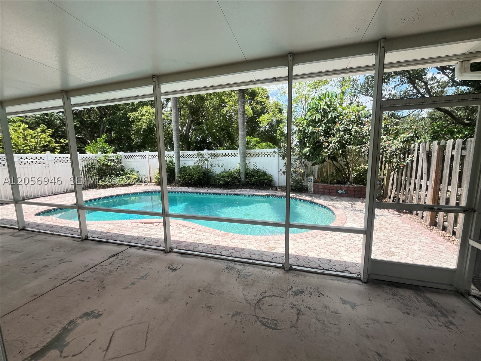 EMBASSY LAKES PHASE III - Residential