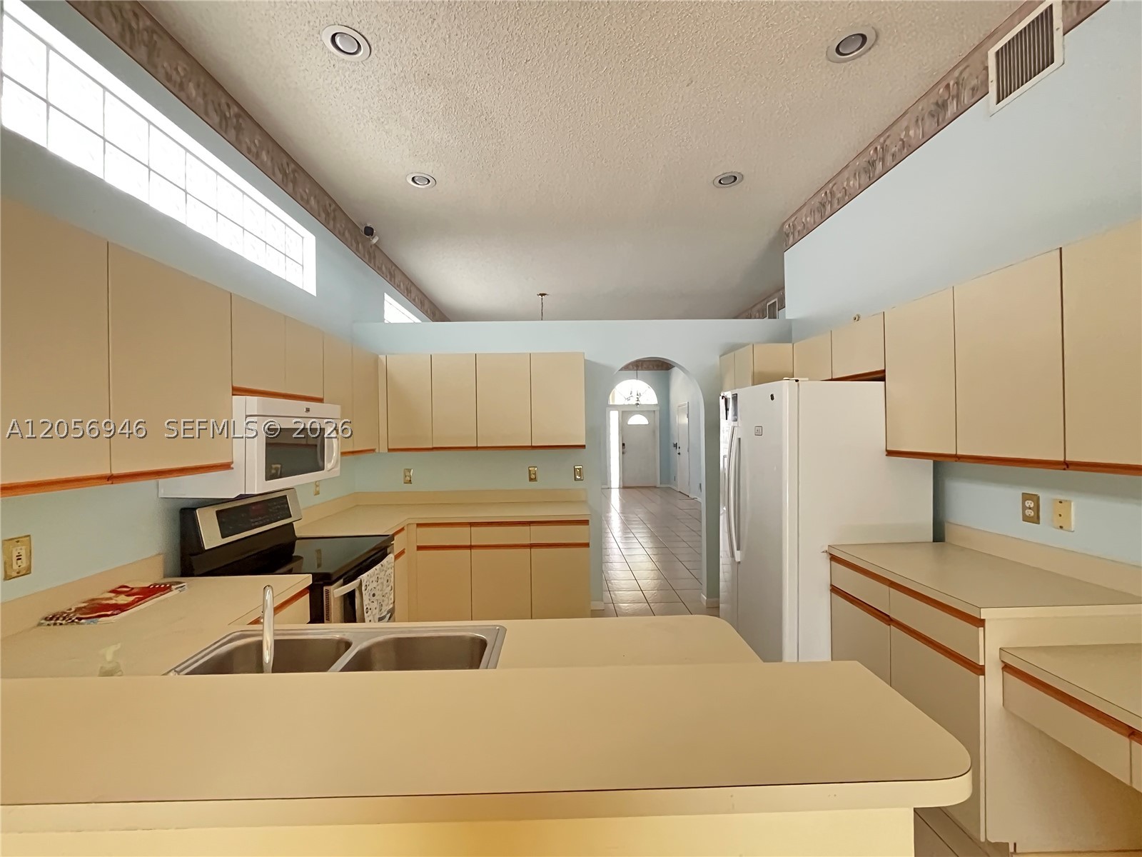 EMBASSY LAKES PHASE III - Residential