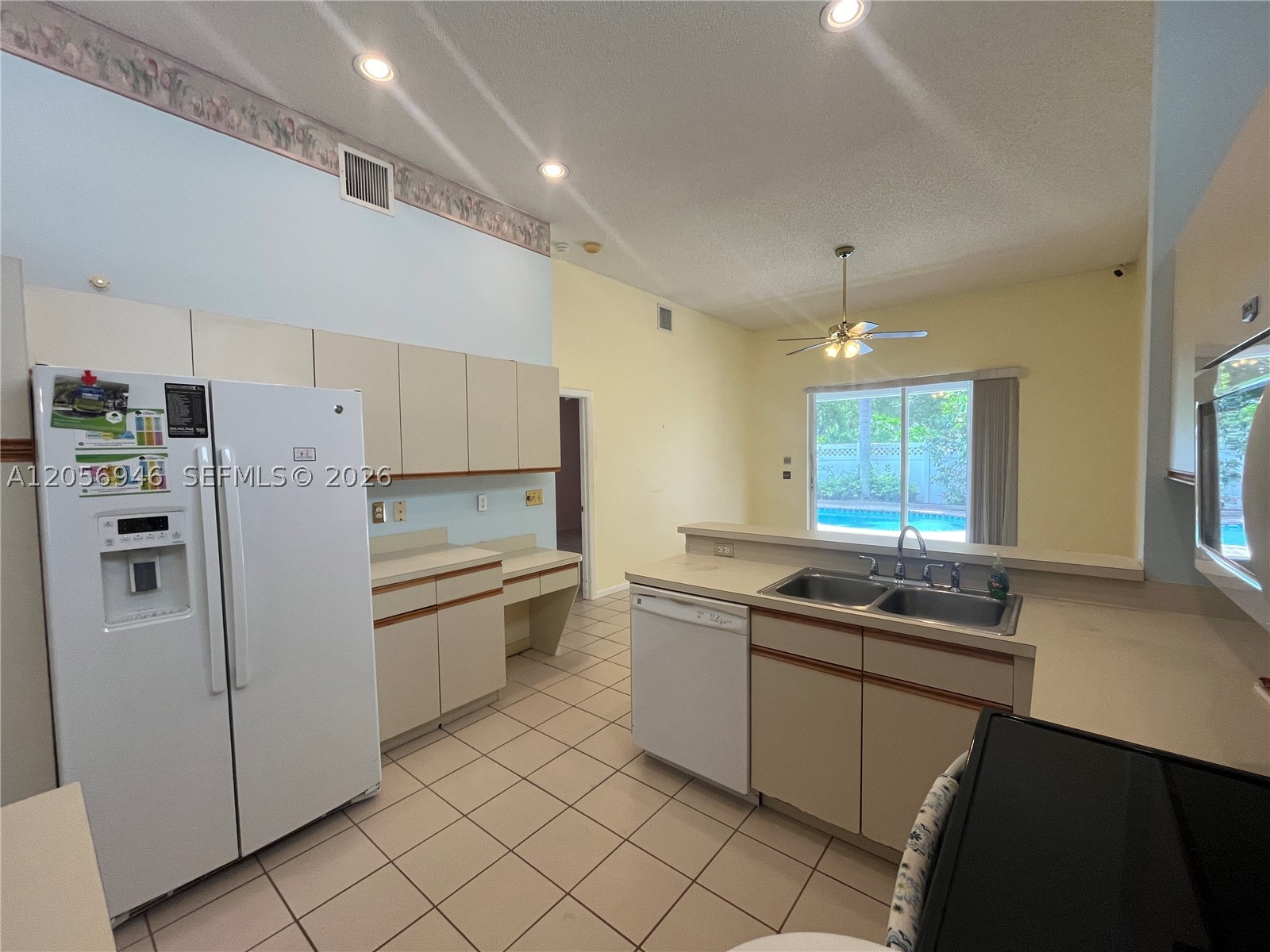 EMBASSY LAKES PHASE III - Residential