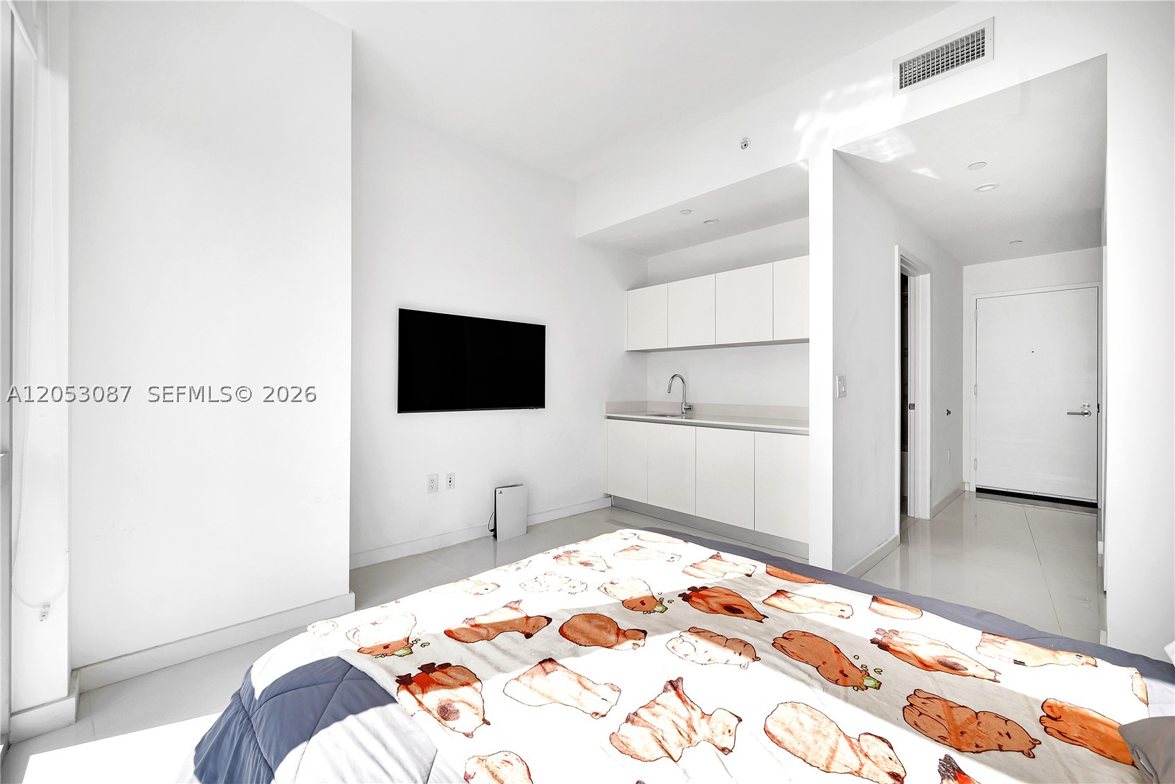 PARAMOUNT MIAMI WORLDCENT - Residential Lease
