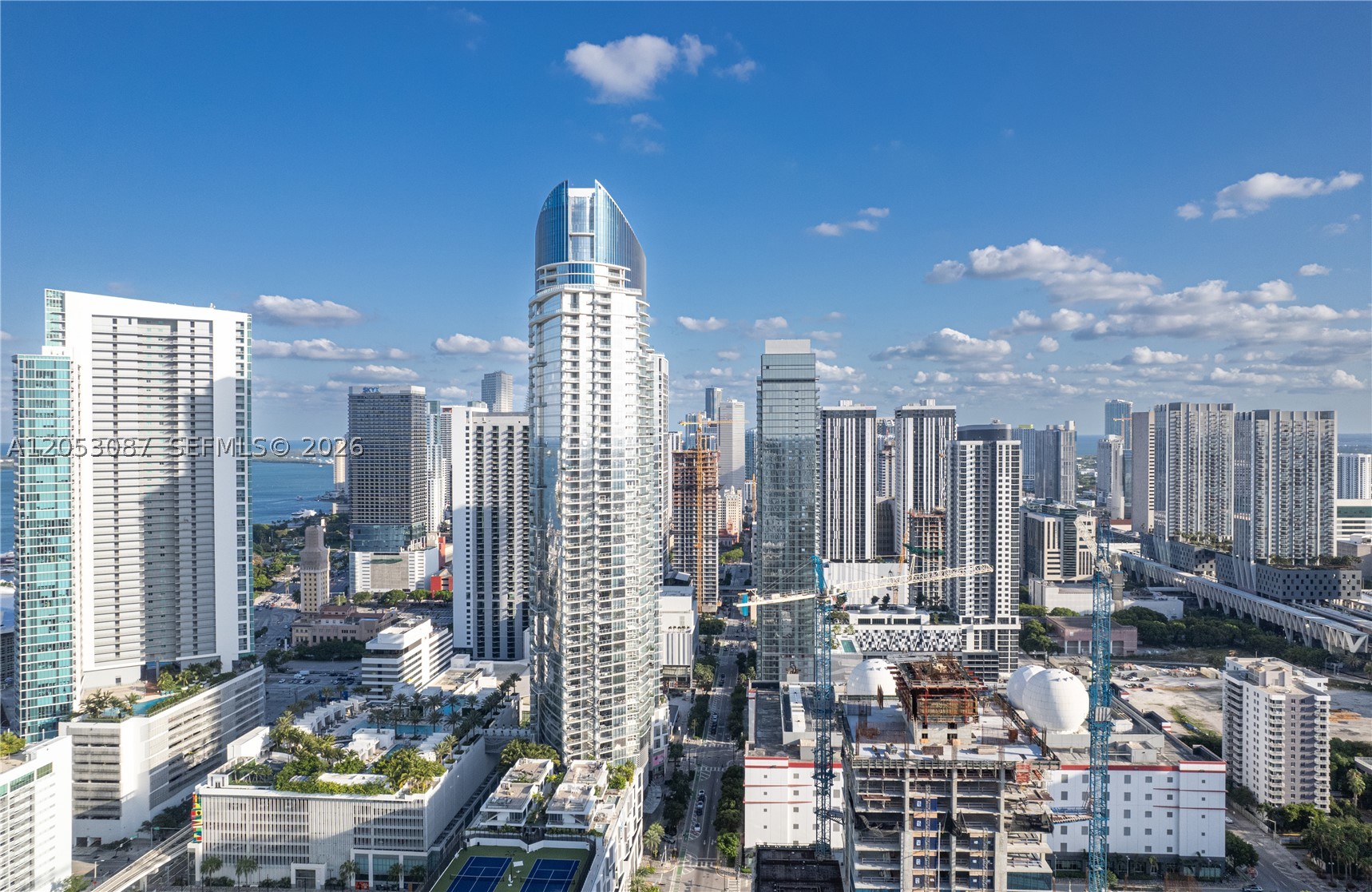 PARAMOUNT MIAMI WORLDCENT - Residential Lease