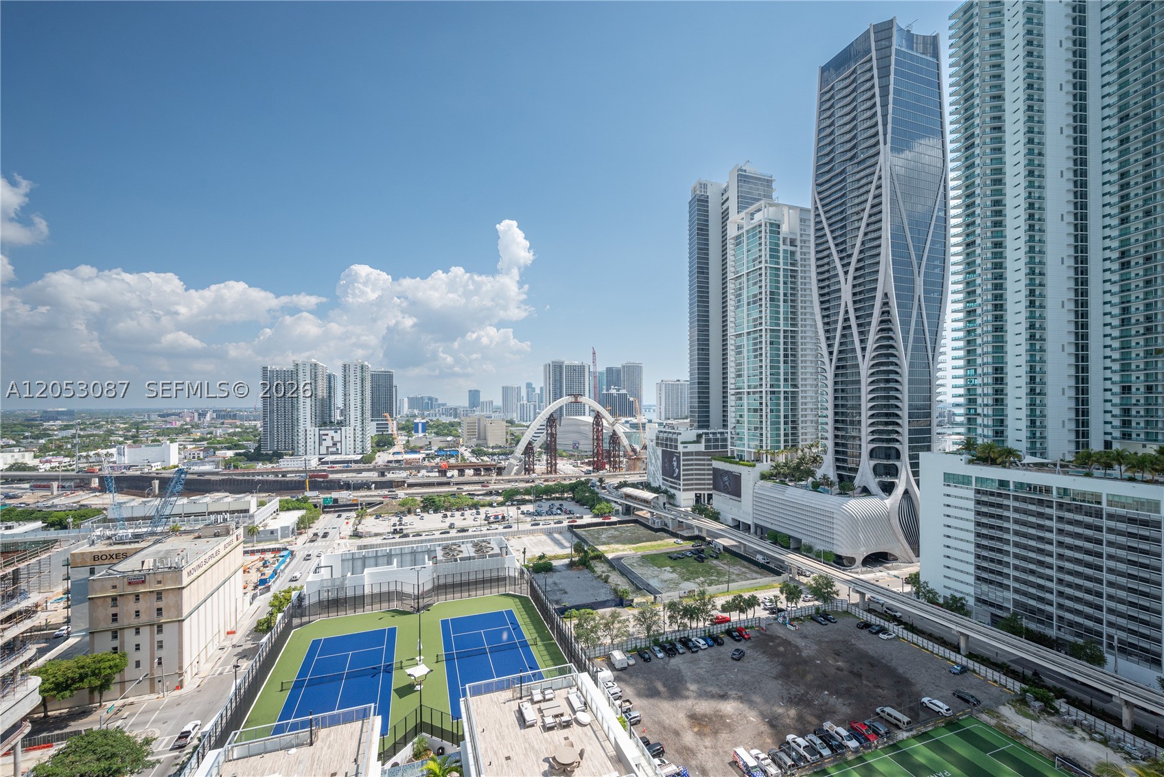 PARAMOUNT MIAMI WORLDCENT - Residential Lease
